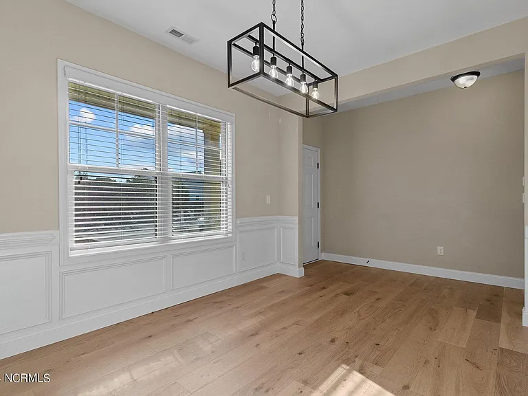 204 Sandy Springs Rd — Photo 4