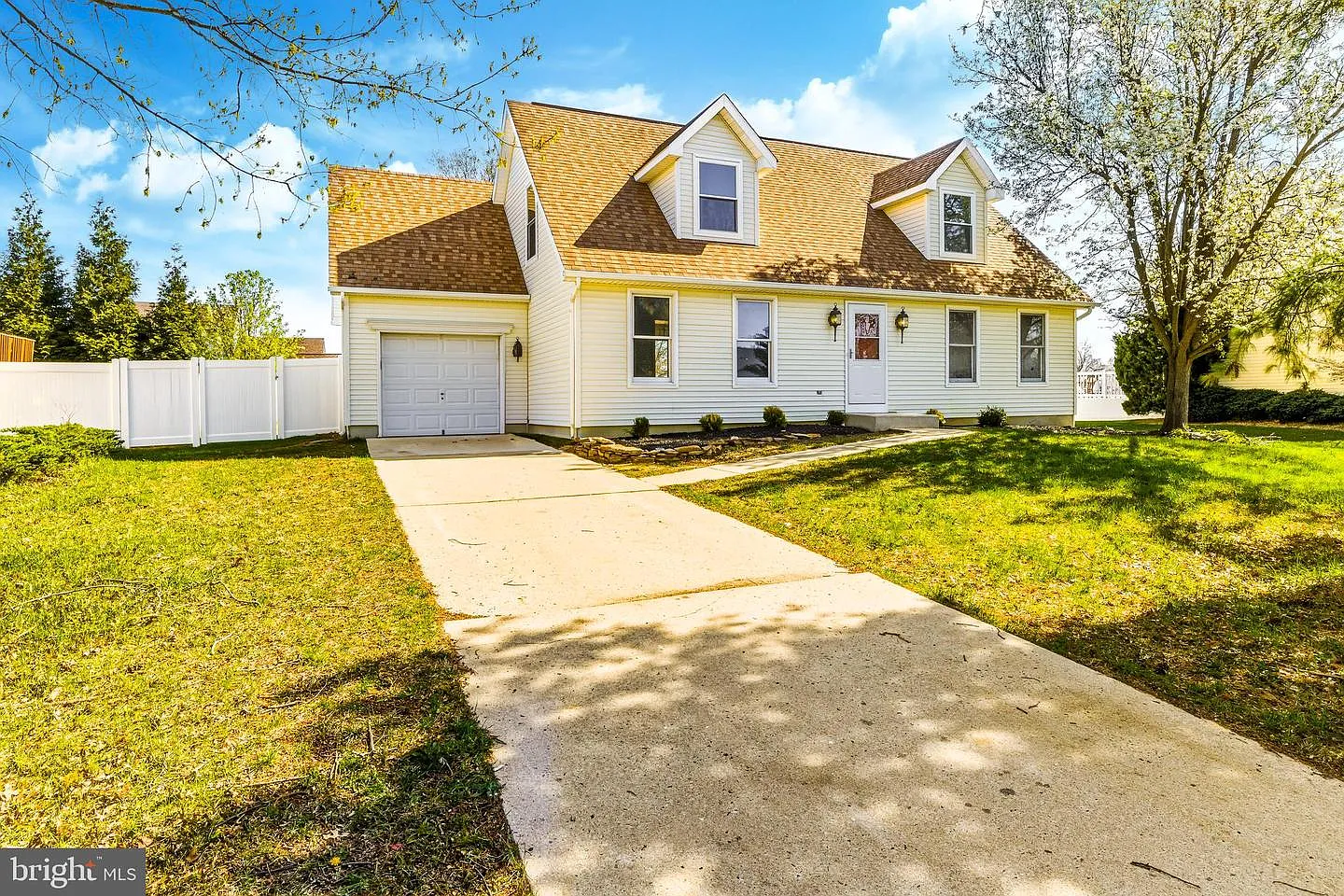 123 Deschler Blvd photo 1