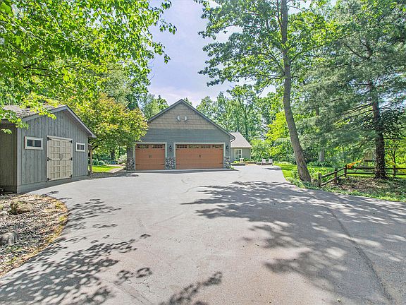 2nd image of 14770 Trillium Dr