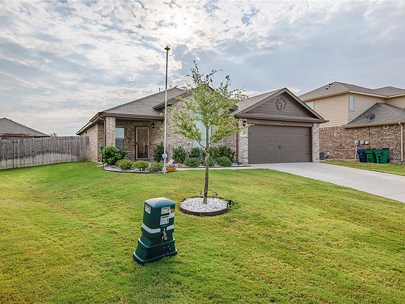 2nd image of 251 Meadowlands Dr