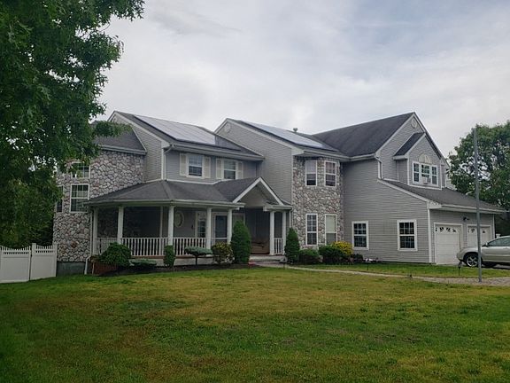 3rd image of 27 Brayton Ct N