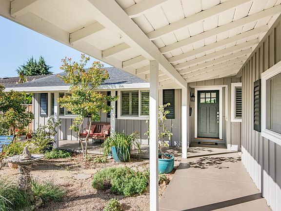 3rd image of 1634 Inglis Ln