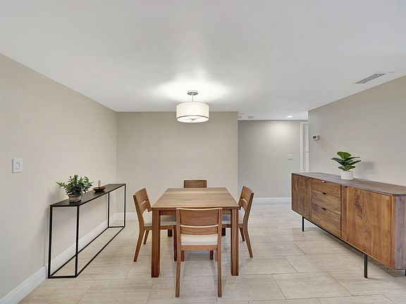 4th image of 3000 NE 5th Terrace #109-a