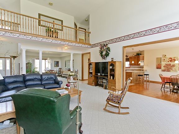 4th image of 10817 Fawn Trail Dr