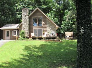 24 Old Thomas Rd, Franklin, NC 28734