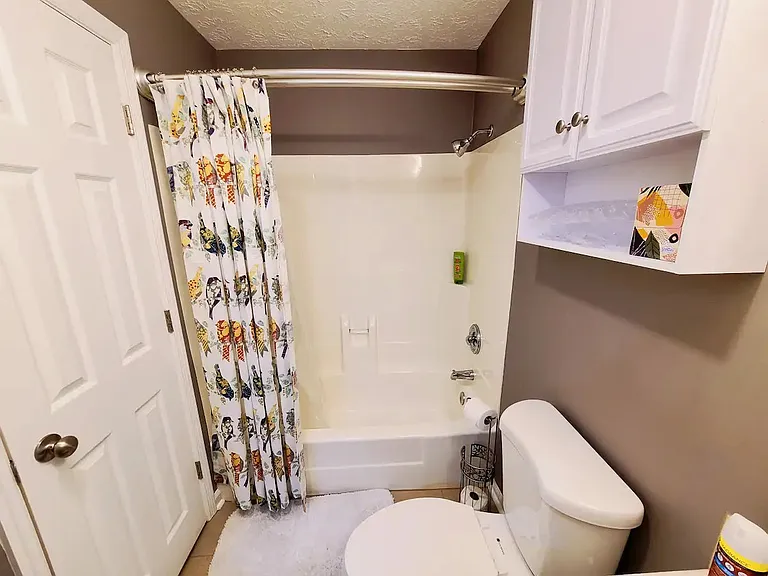 404 Bainbridge Ct #E2 — Photo 36