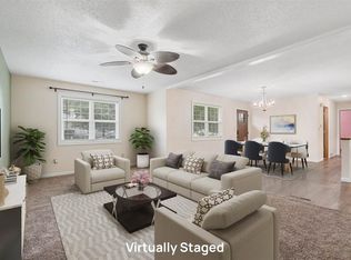 702 E 13th St, Washington, IA 52353