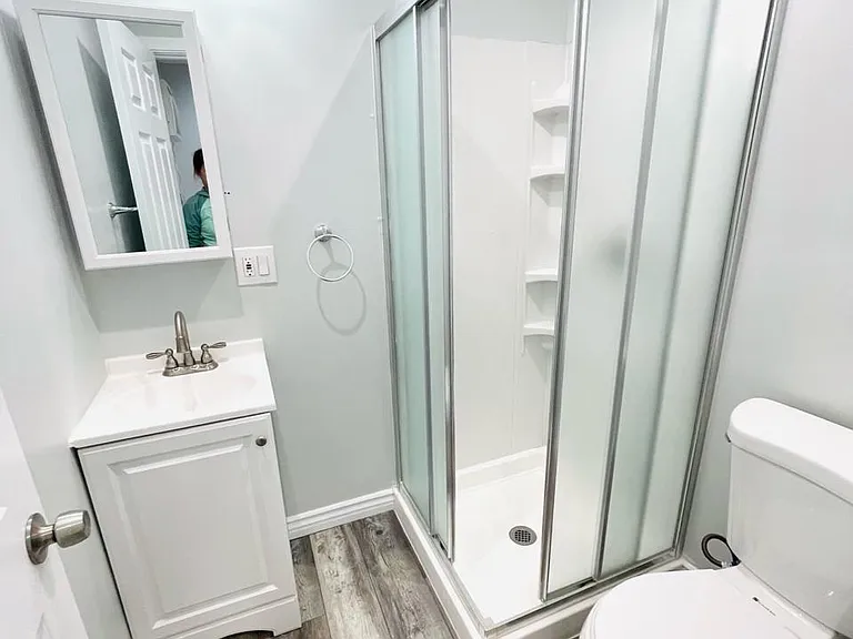 1034 W 39th Pl — Photo 8