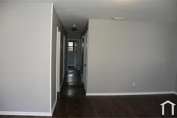 4 bed, 1400 sqft, $1,600 — Photo 2