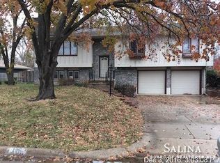 106 N Eastborough Rd, Salina, KS 67401