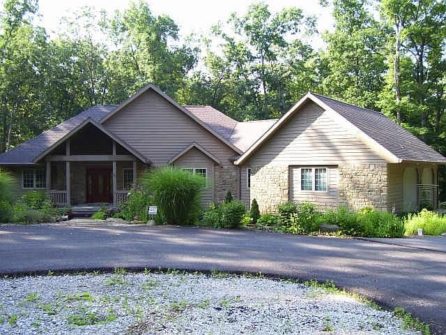 1st image of 153 W Hilltop Ln