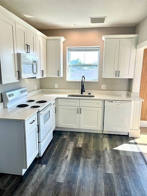 1st image of 3102 E 7th Ave Floor 2