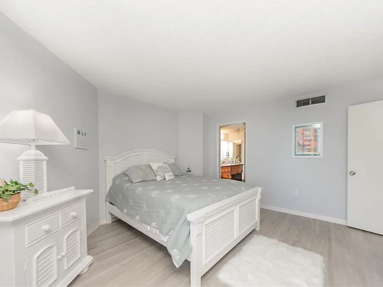 690 Island Way #507 — Photo 16