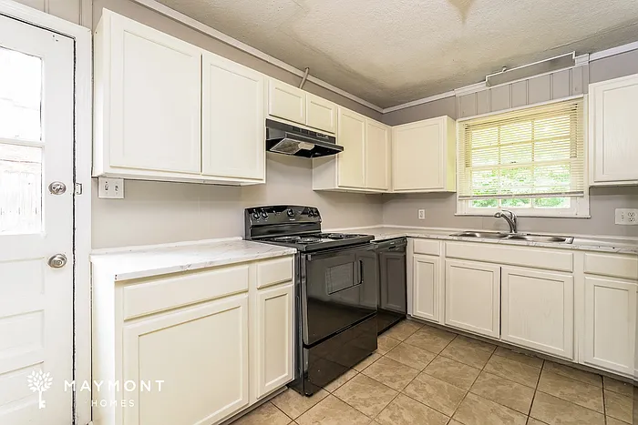2326 Kaywood Ln — Photo 7