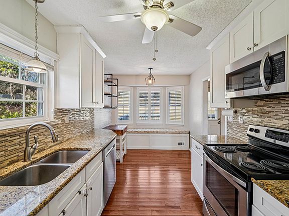 3rd image of 200 Butternut Ln