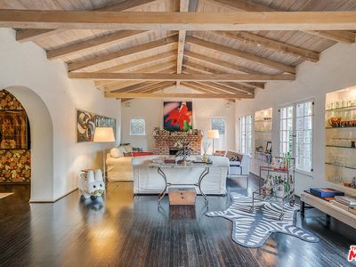 535 N Laurel Ave, Los Angeles, CA, 90048