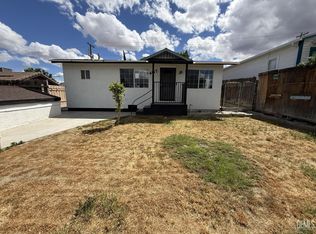 407 E St, Taft, CA 93268