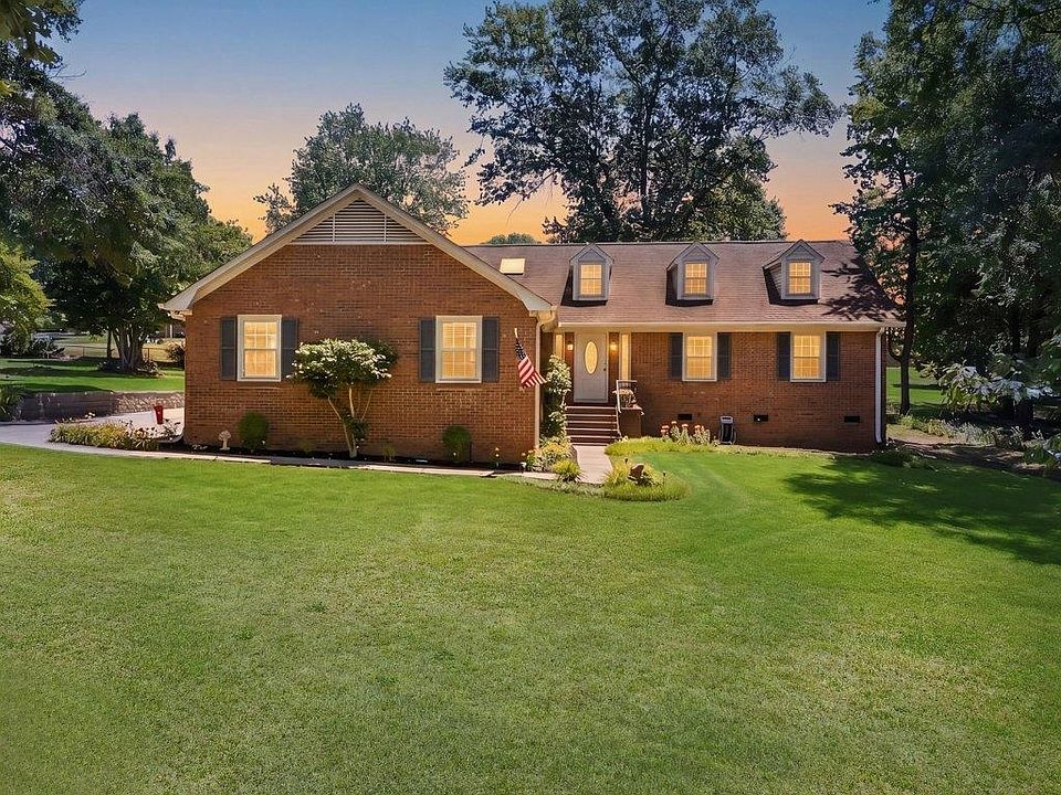 1st image of 332 E Killarney Lk