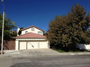 39329 Chalfont Ln, Palmdale, CA 93551