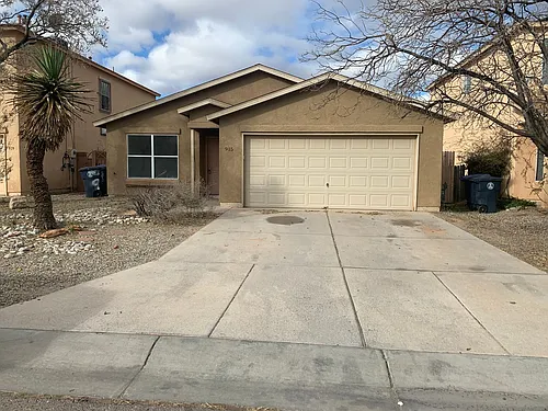 915 Blackbird Dr SW Photo 1