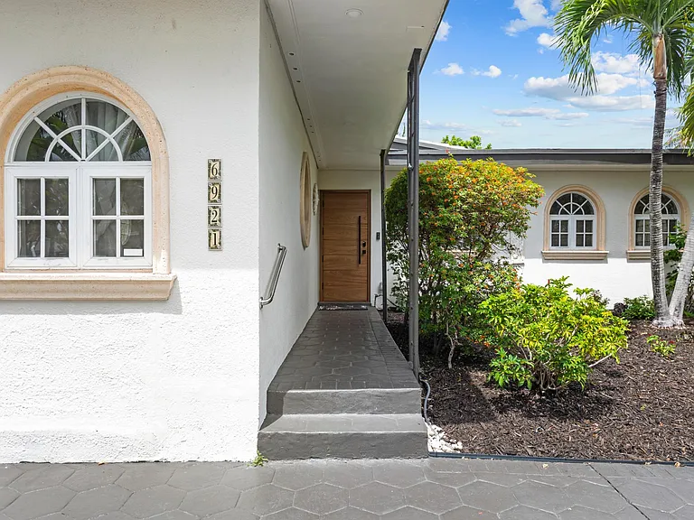 6921 Trouville Esplanade — Photo 34