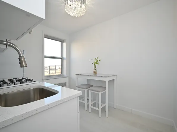 100-25 Queens Boulevard image 10 of 17