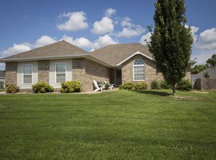 3978 S El Salvador Ave, Springfield, MO 65807