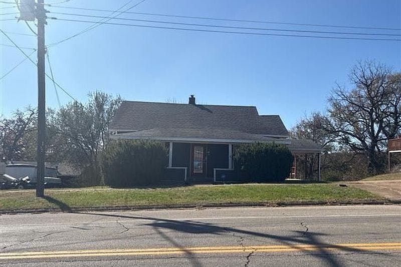 1st image of 505 W Main St