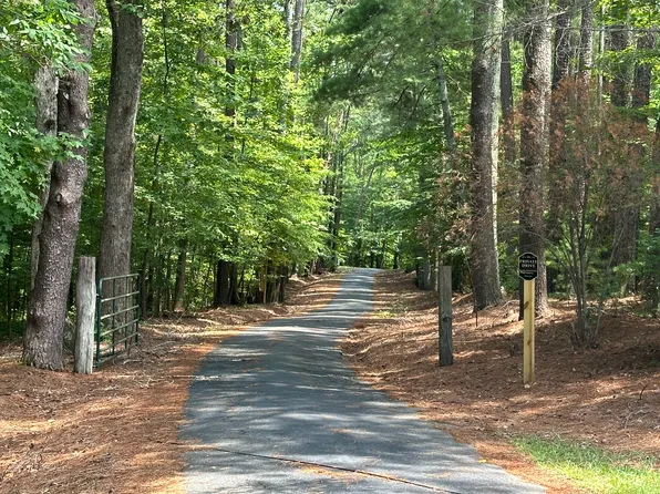 209 Lexington Rd, Landrum, SC 29356