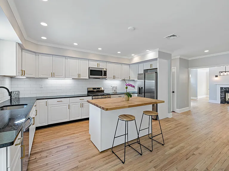 7 Edgewood St #B — Photo 1