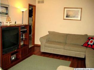 100 Scotia Ct, Manchester, NJ 08759