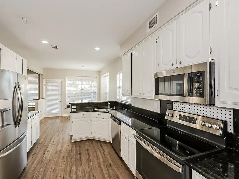 7721 Arcadia Trl — Photo 8