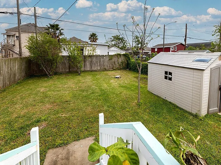 4124 Avenue M 1/2 — Photo 6