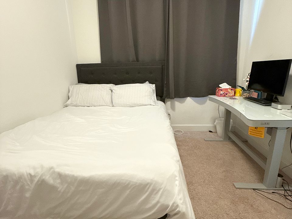 1st image of 1102 Yarrow Ter