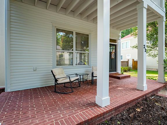 5th image of 23 Deerberry Forest Cir