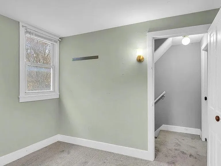 137 S Main St — Photo 14