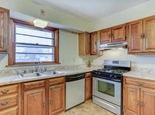 607 E Broadway St, Tolono, IL