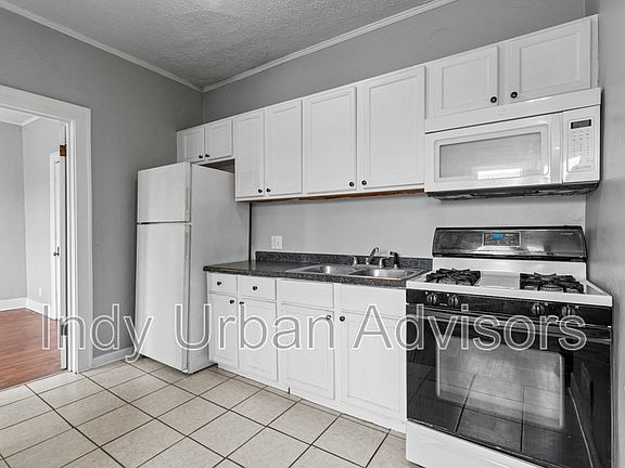 4th image of 2527 Shelby St APT 8