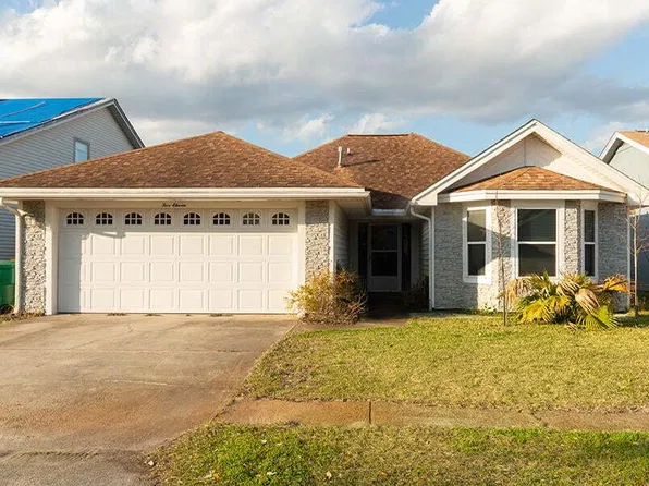 511 Woodland Park Cir, Mary Esther, FL 32569