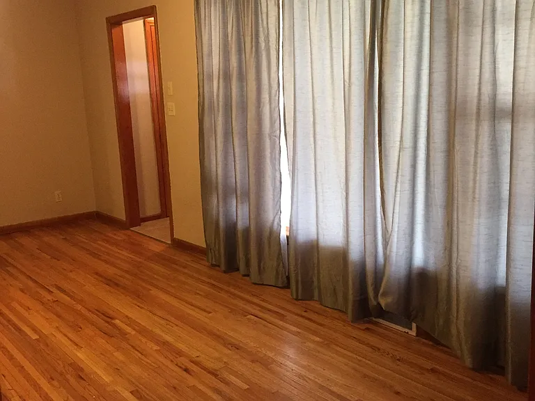 2634 N Clarence Ave — Photo 26