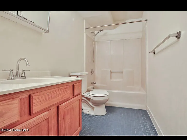 173 W Lawrence St #2 — Photo 5