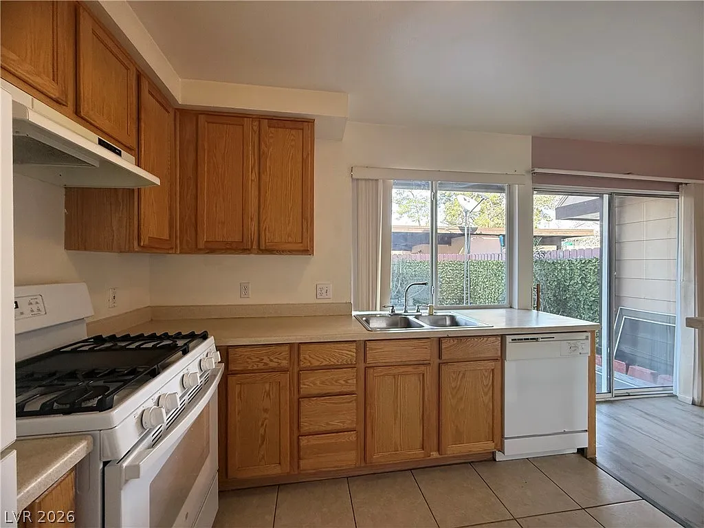 2 bed, 2.5 bath, 1193 sqft, $1,500 — Photo 4