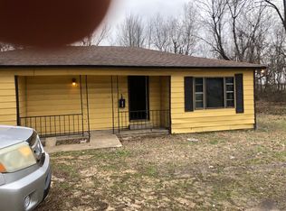 615 3rd St, Earle, AR 72331