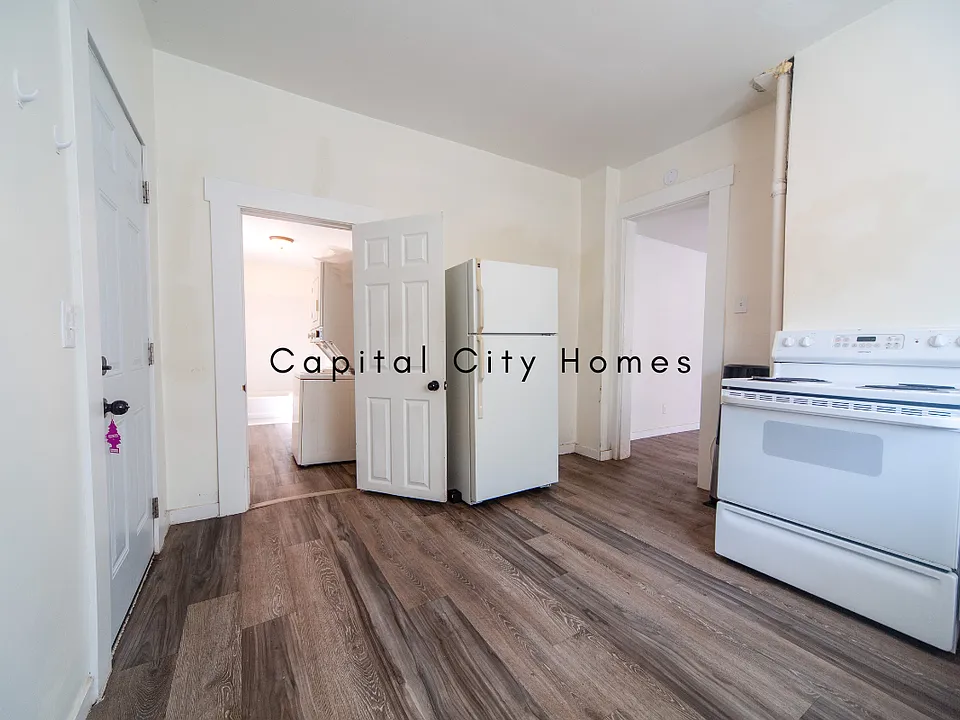 226 N Belleview Pl #3