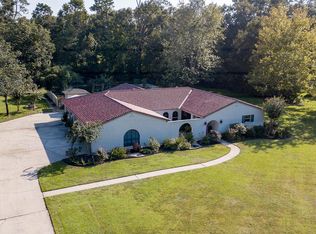 8607 River Rd, Abbeville, LA 70510