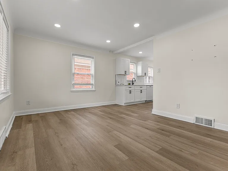 1405 Venice St — Photo 11