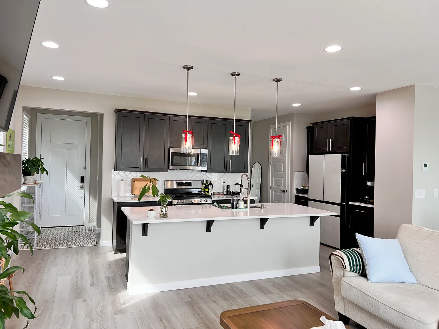 3 bed, 2.5 bath, 2010 sqft, $3,100 — Photo 3