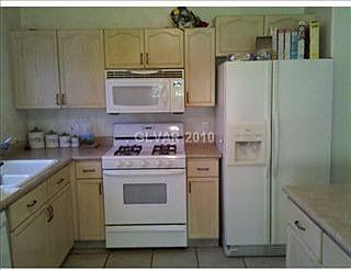 3rd image of 1123 N Christy Ln