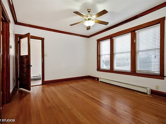 5th image of 2946 N Narragansett Ave #1