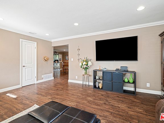 5th image of 6932 McLaren Ave